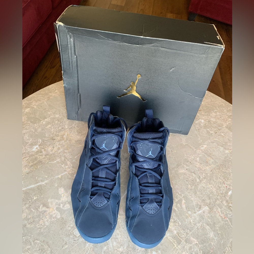 Jordan Men's Navy Sneakers